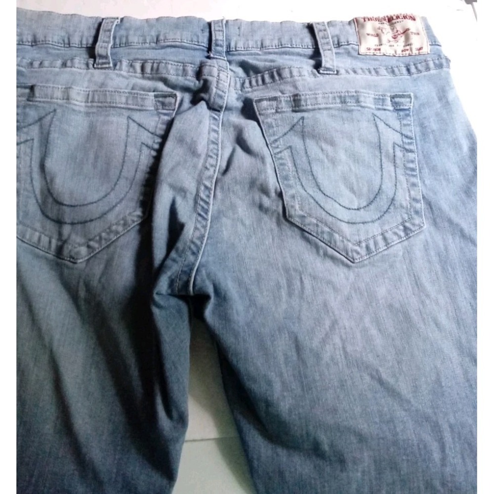 True Religion Jeans Light Wash Denim Signature Stitch Relaxed Fit
